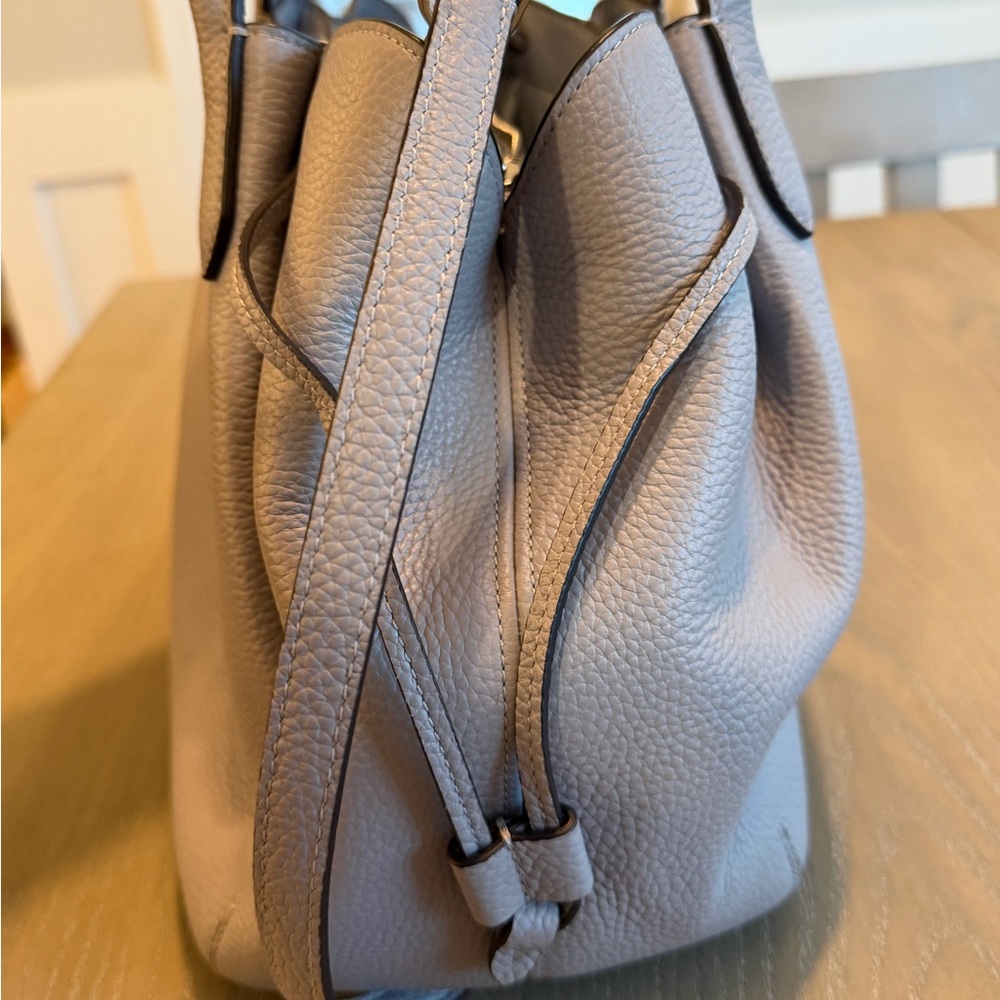EUC light grey Kate Spade large purse - Picture 6 of 11